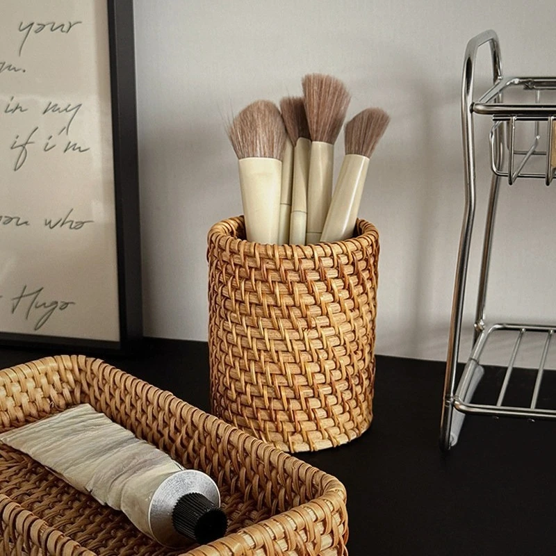 Natural Rattan Woven Pen Holder Makeup Brush Storage Basket Retro Desktop Organizer for Vanity Office School Stationary Sundries