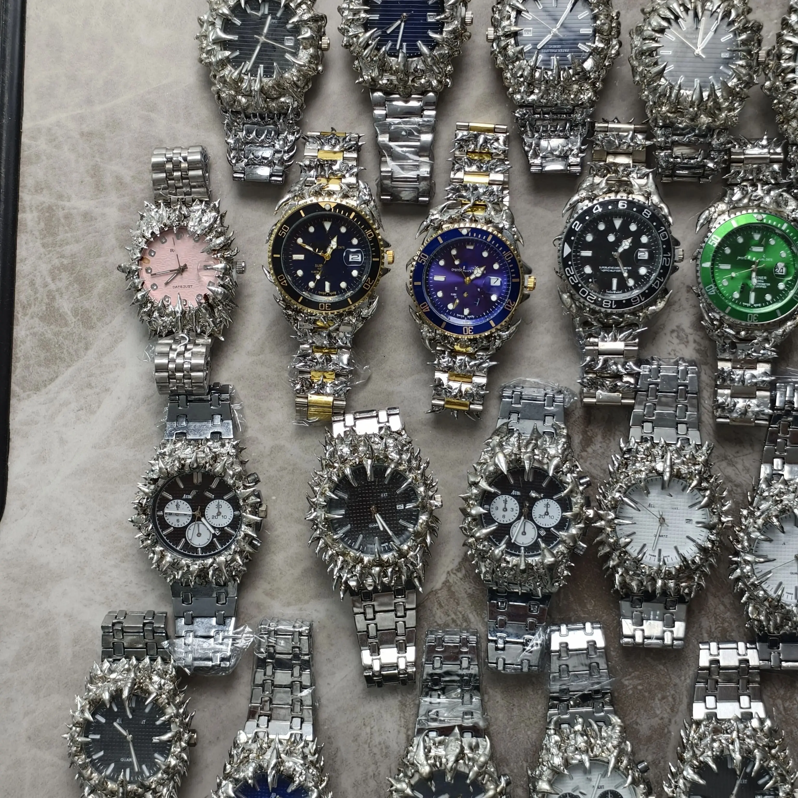 Kiosk Pioneer Trend Ghost Claw Watch Alabaster Style European and American Watch Special-Shaped High-End Niche Design