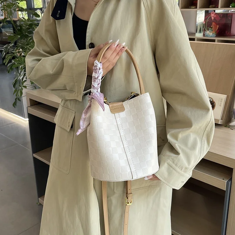 

Women High End Stylish Luxury Leather Tote Bag Elegant Shoulder Handbag Daily Crossbody Carry