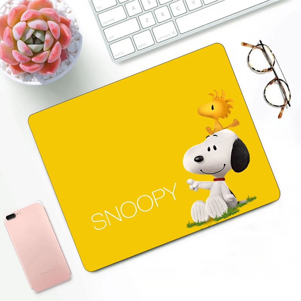 Cartoon Cute Dog S-Snoopys Gaming Mouse Pad XS Small Mousepad For PC Gamer Desktop Decoration Office Mouse Mat Deskmat Rug