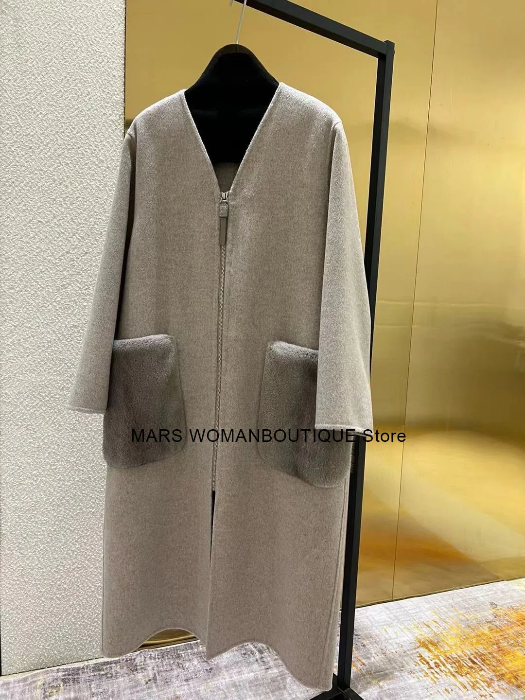 

2024 Autumn And Winter New Double-Faced Cashmere Coat For Women Medium And Long Mink Fur Pocket V-Neck Woolen Coat