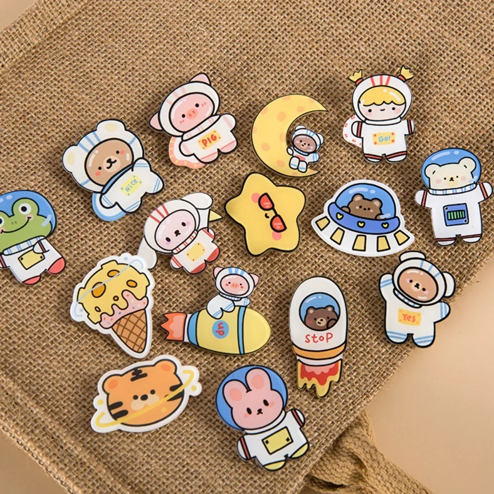 New Cute Cartoon Acrylic Brooches Astronaut Spaceman Badge Pins Backpack Decor Accessories for Kids Girls Wholesale