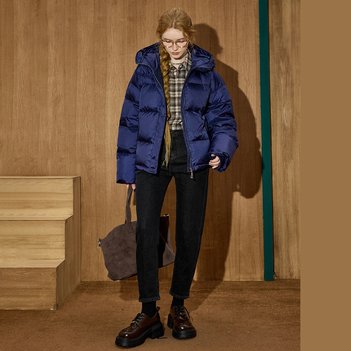 معطف نسائي فاخر من Coolhut 2025 معطف شتوي 90% أبيض مبطن أسفل ملء صورة ظلية ضخمة سترة حرارية مصممة