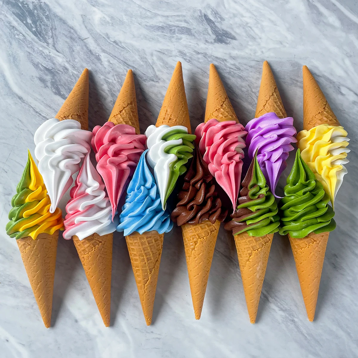 18cm Künstliche Weiche Eiscreme-Waffel, Fake Swirl Sundae Dessert, Realistische Lebensmittel-Fotografie-Requisiten für Café, Schaufenster und Küche – Detail 7