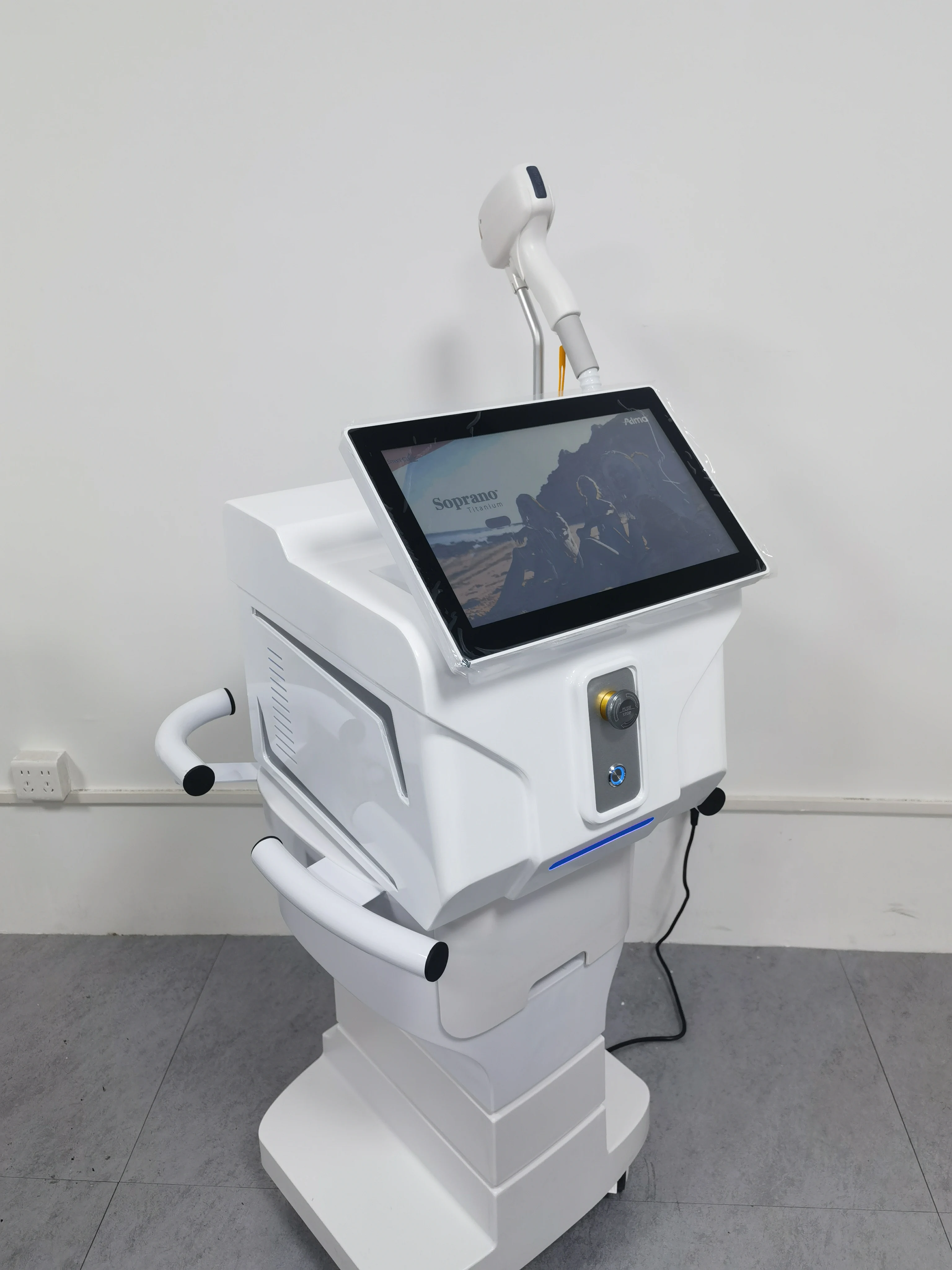 المهنية 4 موجة ديود ليزر الجسم الوجه آلة إزالة الشعر 2025 المحمولة سوبرانو التيتانيوم 4000 واط لنزع الشعر العناية بالبشرة