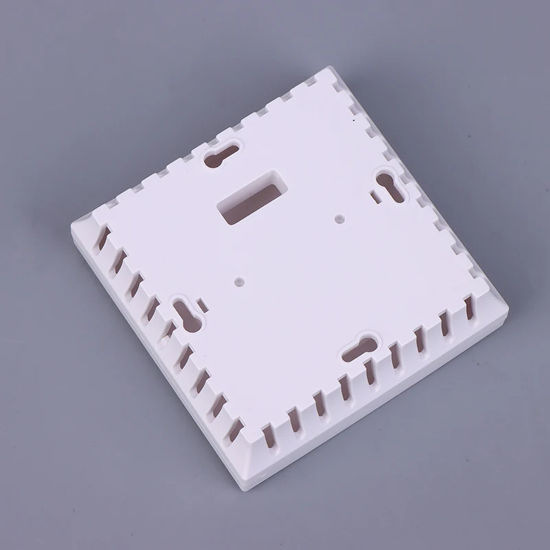 Staubdichte Kunststoff-Anschlussdose mit Rauchsensorgehäuse – ideal für elektrische Heimwerkerprojekte