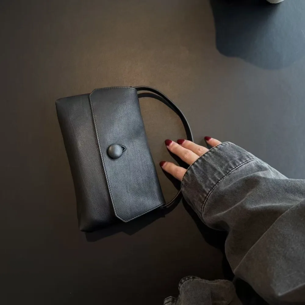 

Walking Bag, First Layer Cowhide Small Square Sheepskin Handbag, Minimalist and Advanced Tofu Minimalist and Advanced Leisure