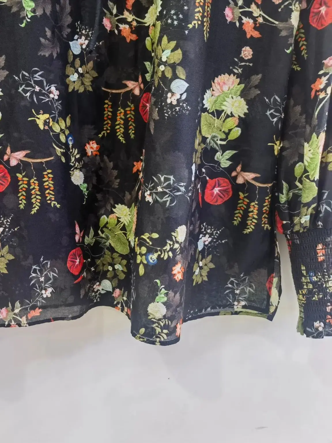 Camicia da donna in misto cotone e seta con stampa floreale, maniche a lanterna, scollo a V, camicetta vintage ampia