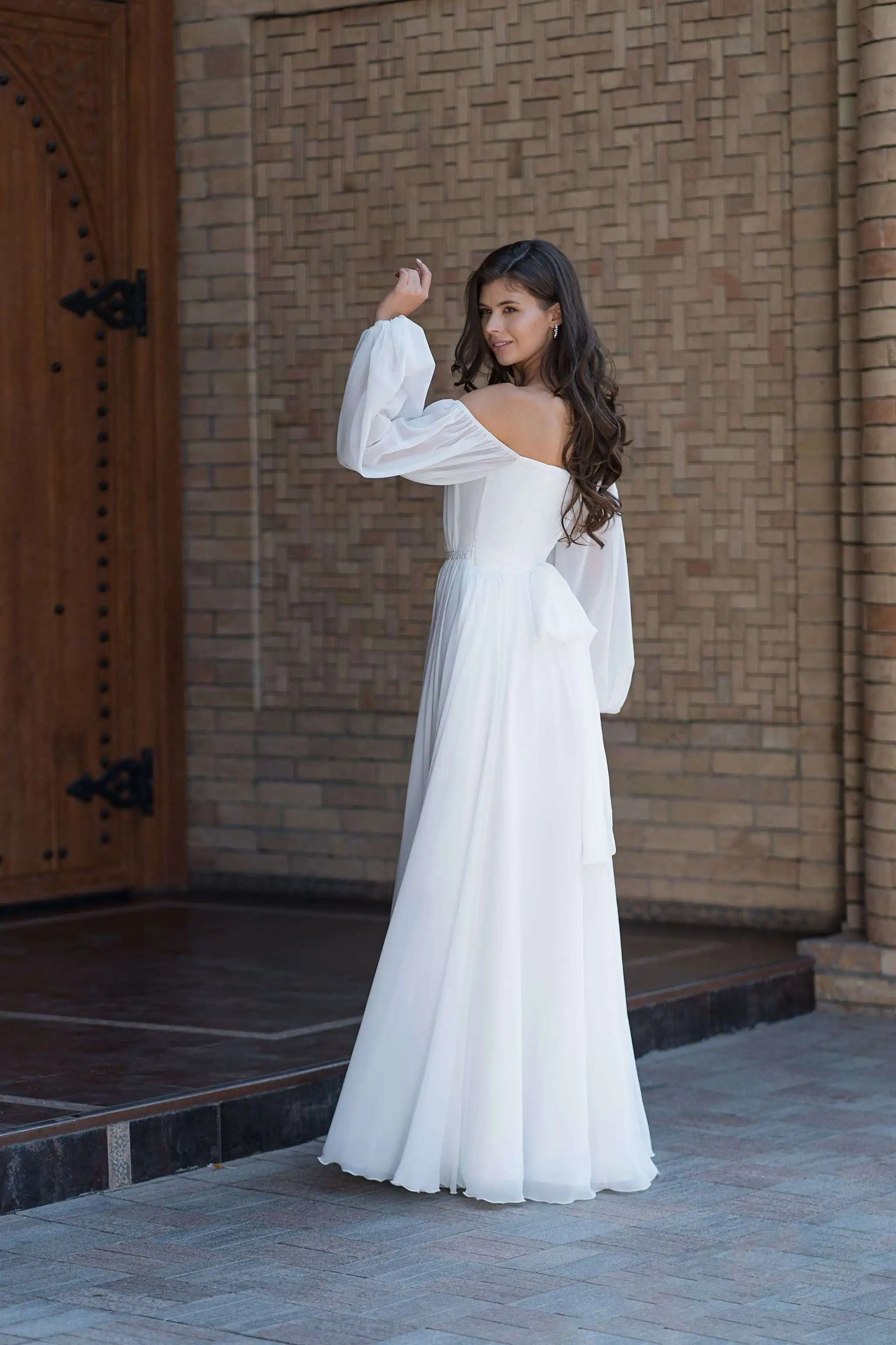 Vestido De novia De gasa para mujer, prenda sencilla De manga larga con cuello Barco, longitud hasta el suelo, para playa, hecho A medida