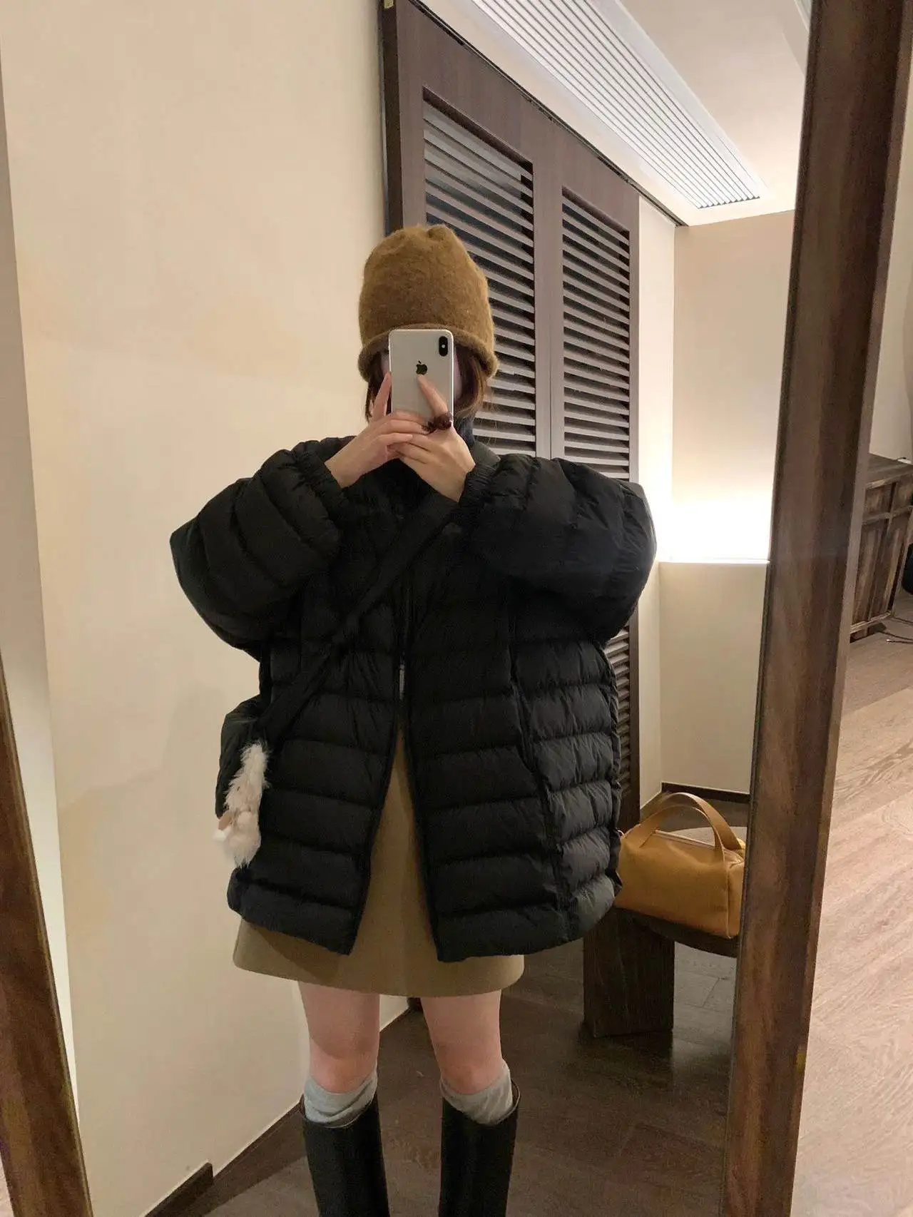 

Модная женская куртка-пуховик с воротником-стойкой, свободного кроя, осенне-зимняя, T4420, с молнией, из полиэфирного волокна, теплая, стандартный крой.