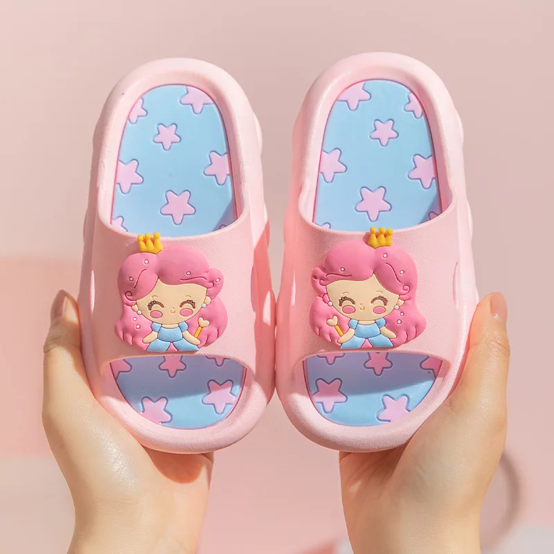 Pantoufles d'été mignonnes de dinosaure de dessin animé pour enfants, chaussures à l'offre elles souples, coordonnantes, pantoufles de maison pour enfants, nouvelle mode, populaire