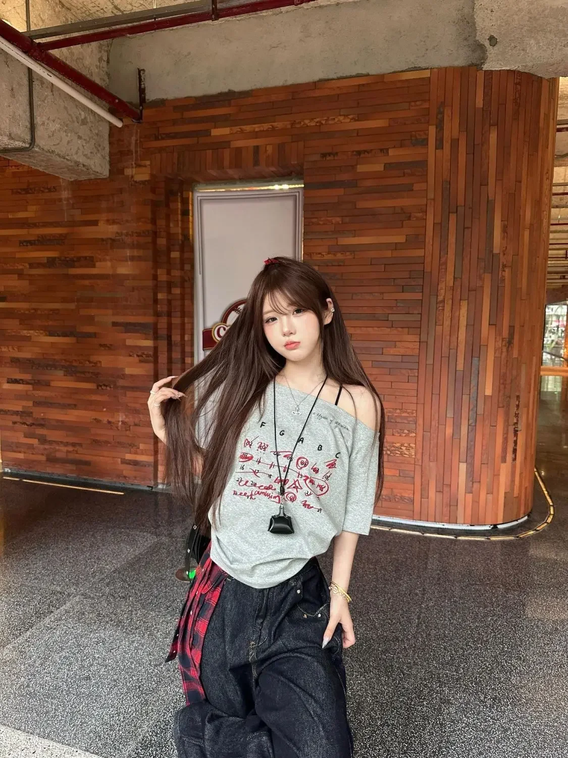 Amerikaanse Stijl T-shirt Vrouwen High Street Off Schouder Brief Print Korte Mouw T-shirts 2025 Zomer Y2k Kleding Tee