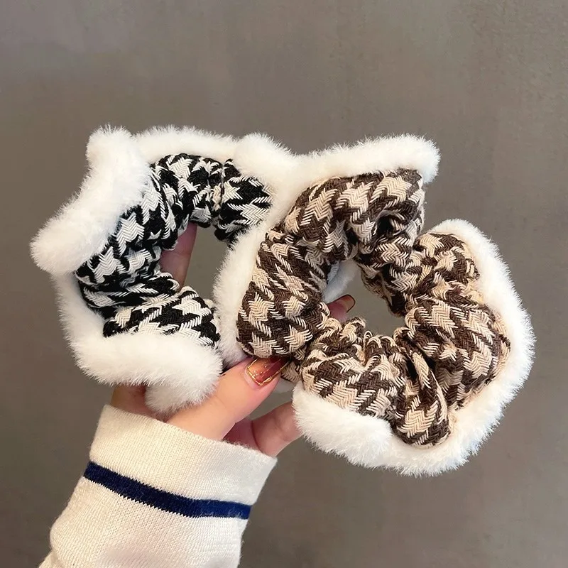 

Korean Style Retro Plaid Hair Scrunchies for Autumn & Winter - Fleece-Trimmed, Girlish Elastic Bands for Ponytails, Soft
