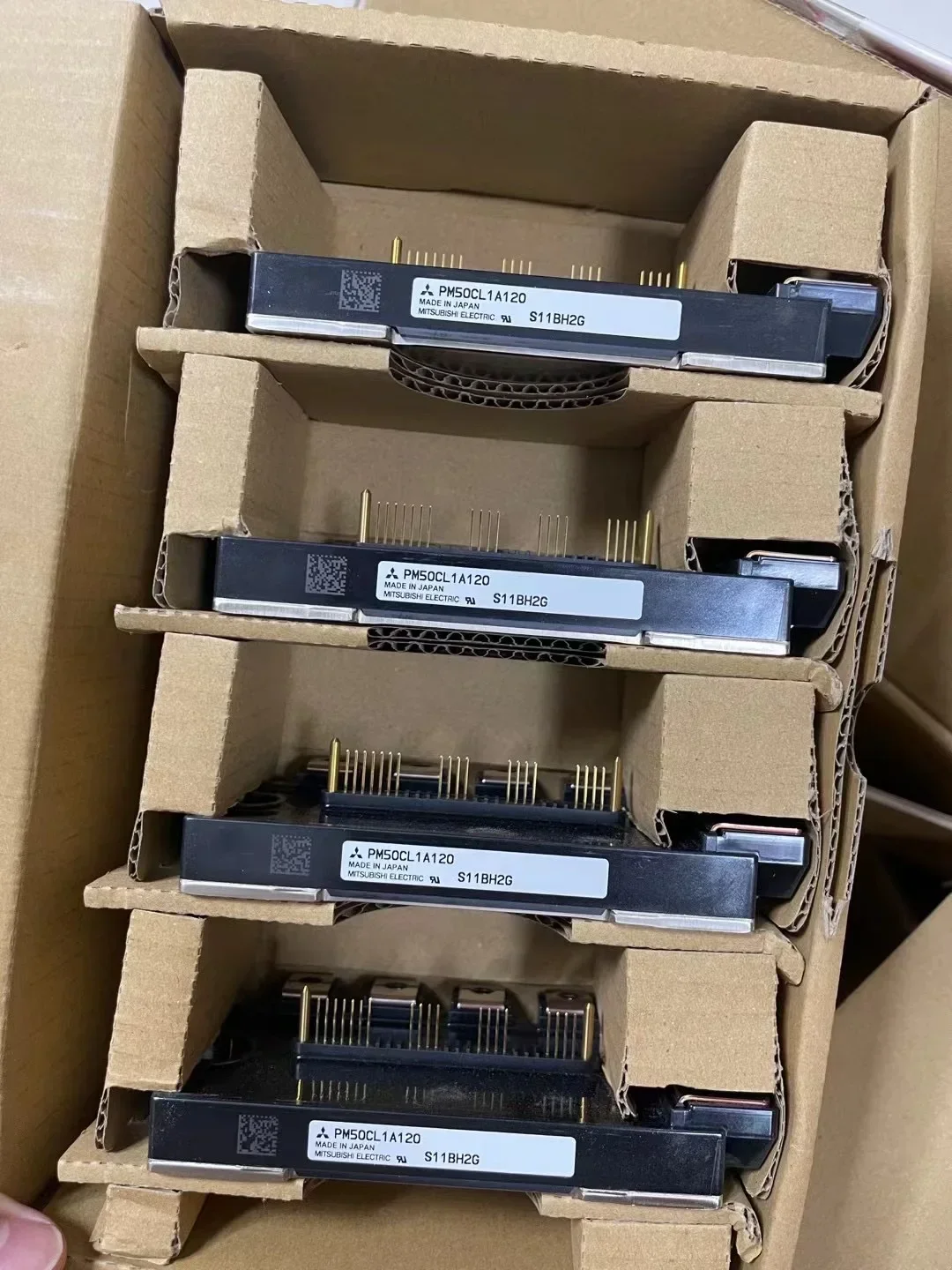 Komponen elektronik TGA2512-2-SM