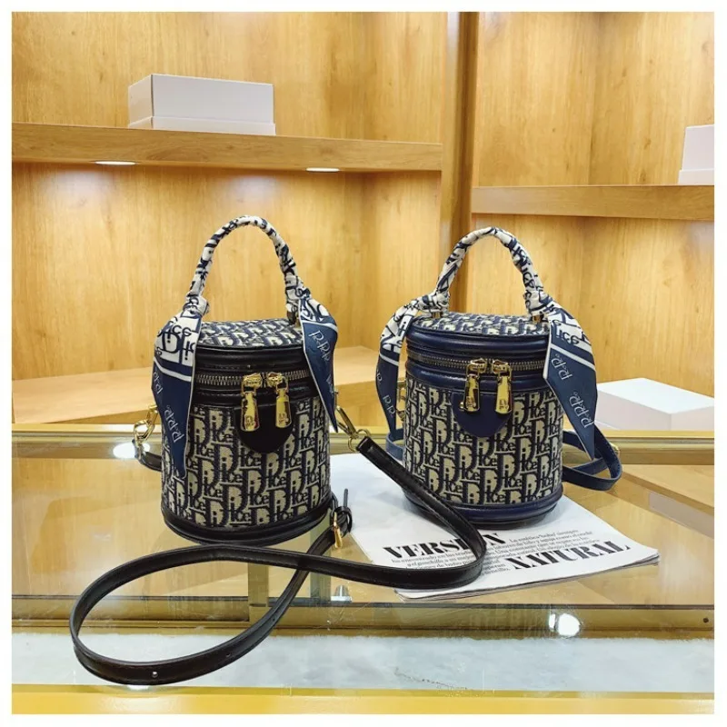 

Small Bag for Women 2025 New Style, Niche Design Shoulder Round Cylinder Luxe Bucket Bag, Handheld and Crossbody