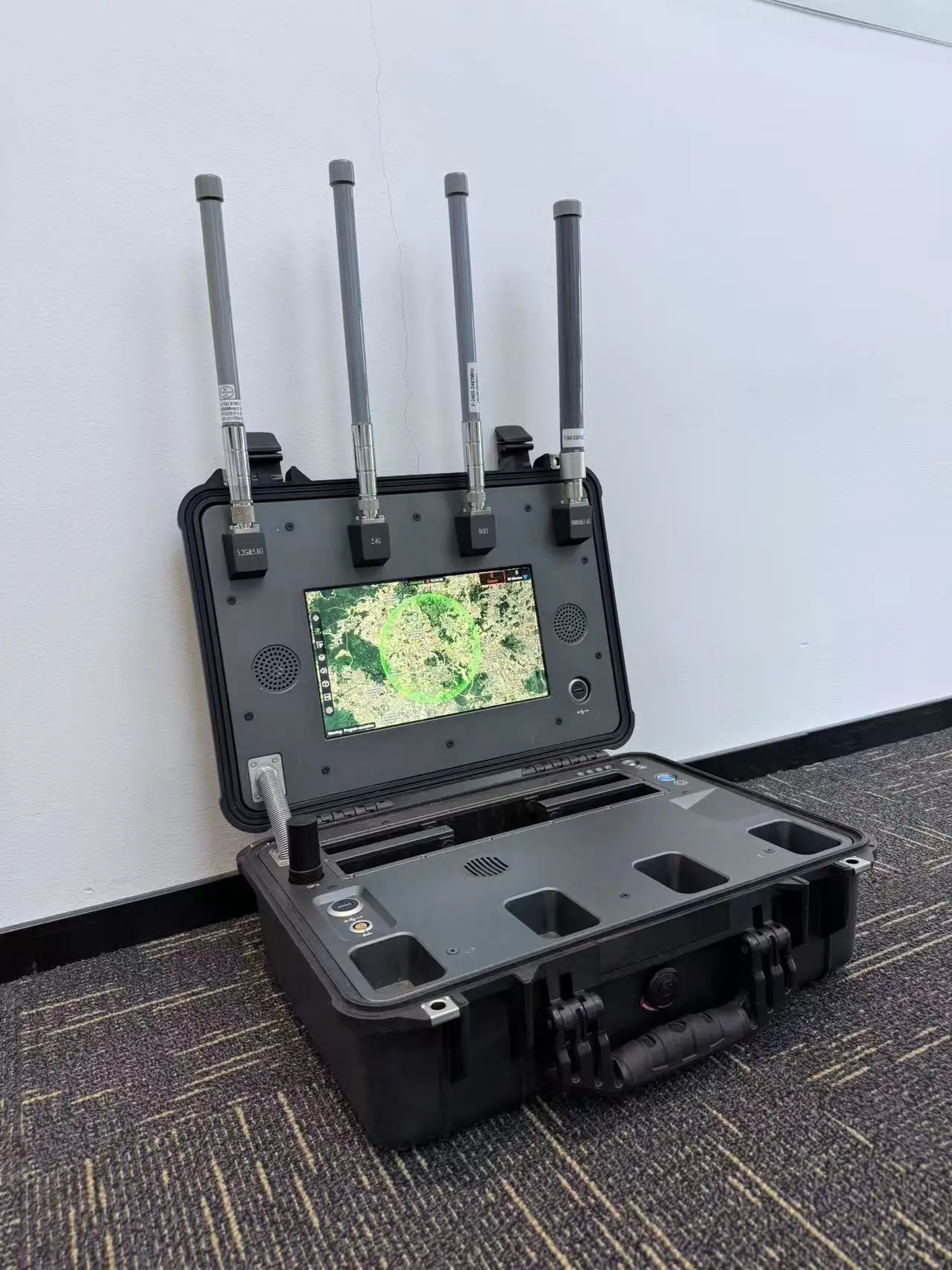 Détecteur 5KM longue distance 900-5.8Ghz pleine bande 360 °   Système de détection portable complet de personnalisation de l'espace aérien