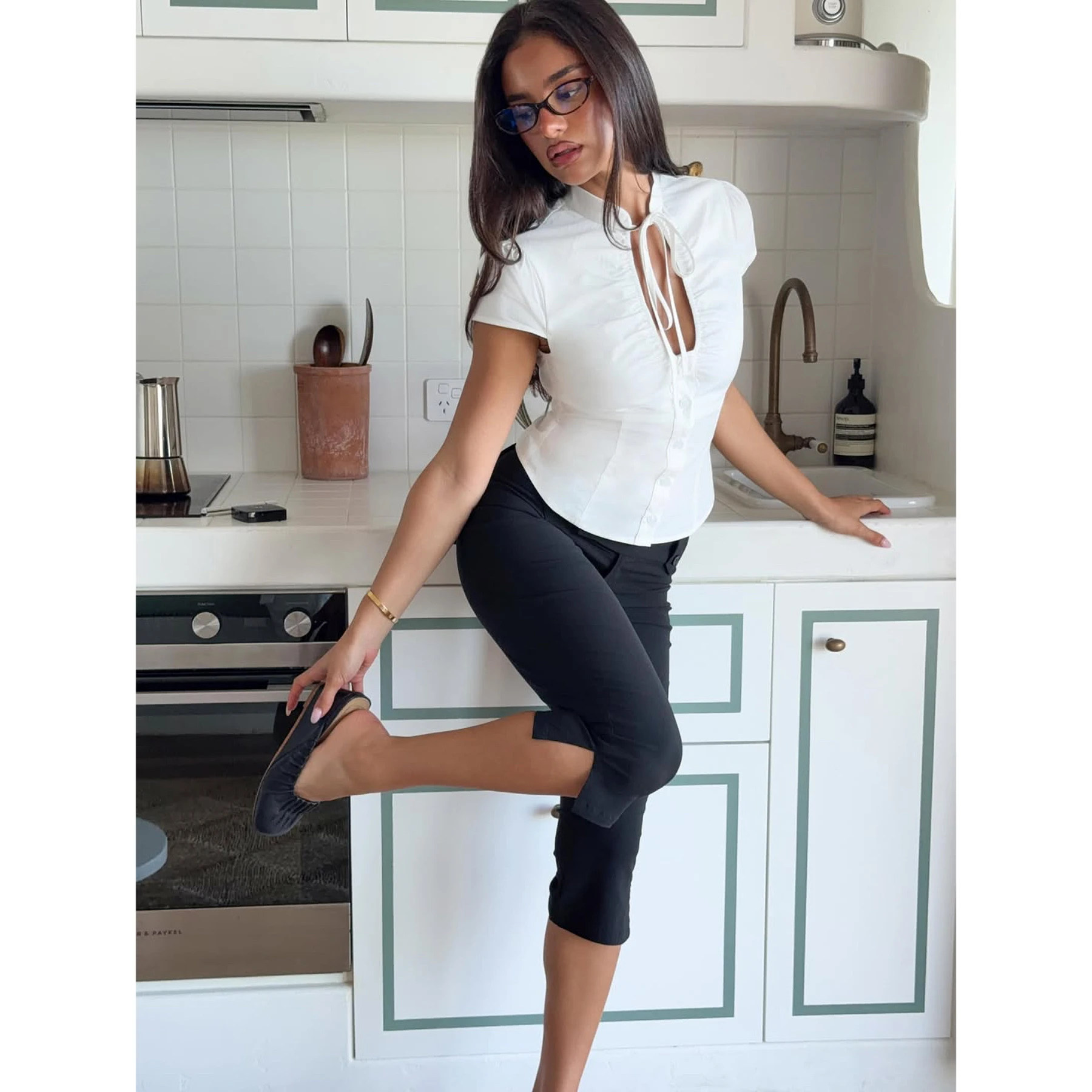 Honey Retro Low-Waist Black Cropped Pants, Slimming and Versatile for Work, Black Split-Front Casual Pants