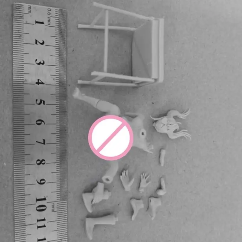 

1/24 scale Resin toys Model Assemble Kit Invisible man control handstand girl DIY Unassembled and Unpainted Statue of figures