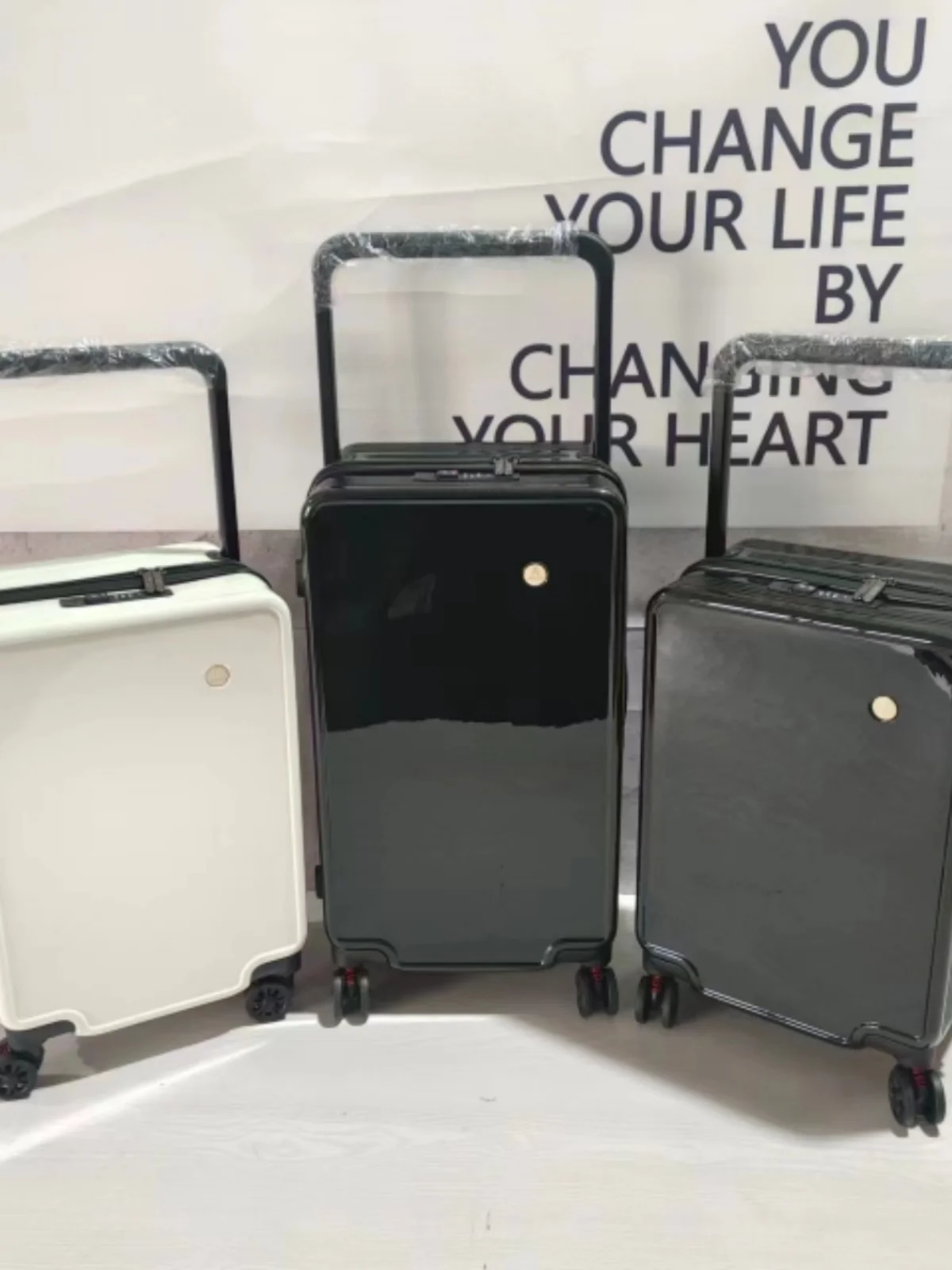 elegante-valigia-da-viaggio-da-28-pollici-con-chiusura-a-combinazione-e-quattro-ruote-girevoli-per-viaggi-e-affari