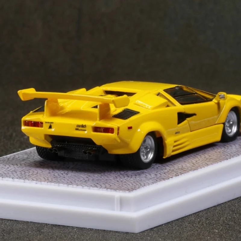 

FY 1:64 Scale LP5000 QV S Yellow Alloy Simulation Car Model Static Collection Decorated Holiday Gifts Toys Souvenir Gift