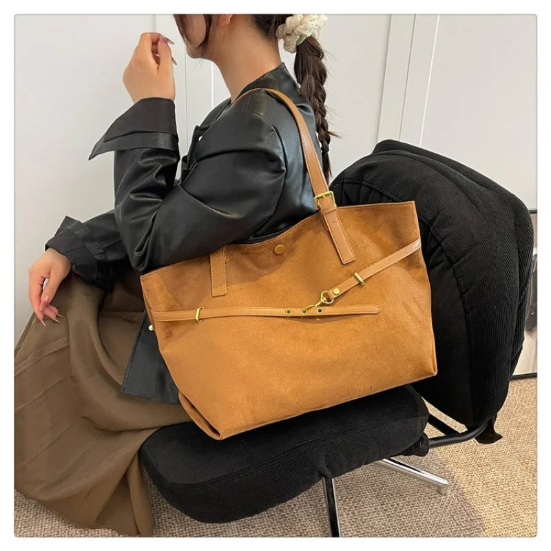 

Elegant Ladies Hand Bags Crafted From Faux Leather Featuring Belgium Trendy Lightweight Soft Daily Modern Look