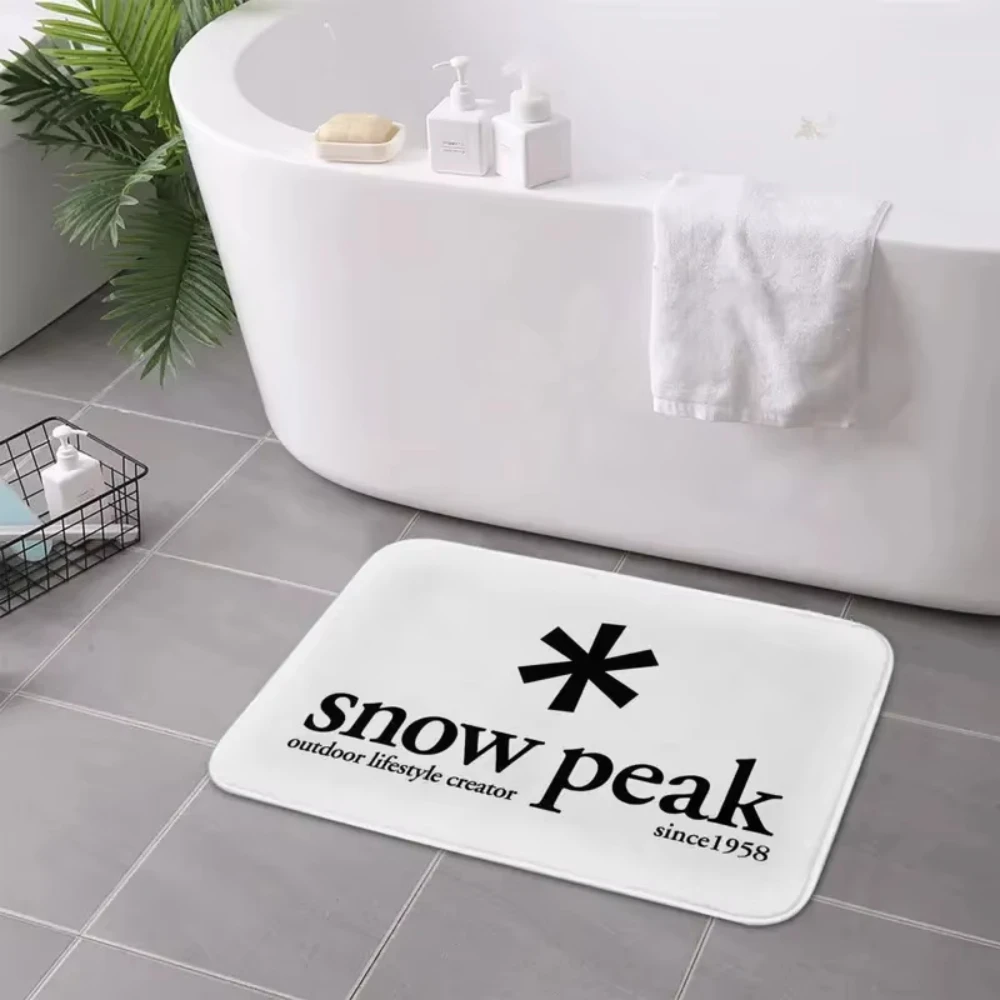 VIKAMA Snow Peak Logo Doormat, Non-Slip Absorbent Entryway Rug for Outdoor Enthusiasts & Camping Lovers