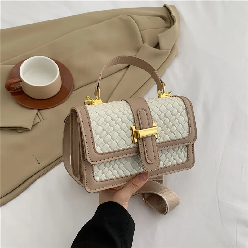 Beige Fashion Women\'s Bag Women\'s Shoulder Bag Chain Crossbody Bag Personality Retro Portable Temperament Small Square Bag