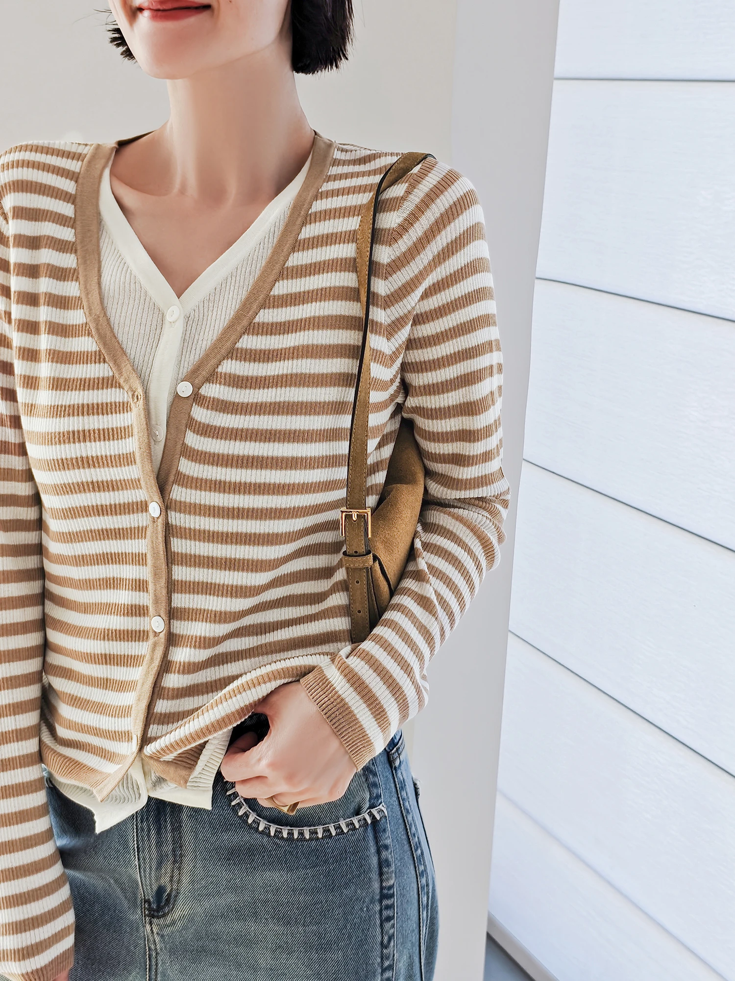 

Silk Wool V-ne Open Cardigan Striped Knitted Top Women's Spring Outerwear Simplici Sle Regular Fit Long Sve Button C...