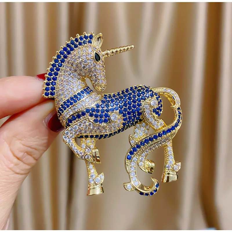 

New European Court Style Colorful Horse Brooch Elegant Fashion Accessory