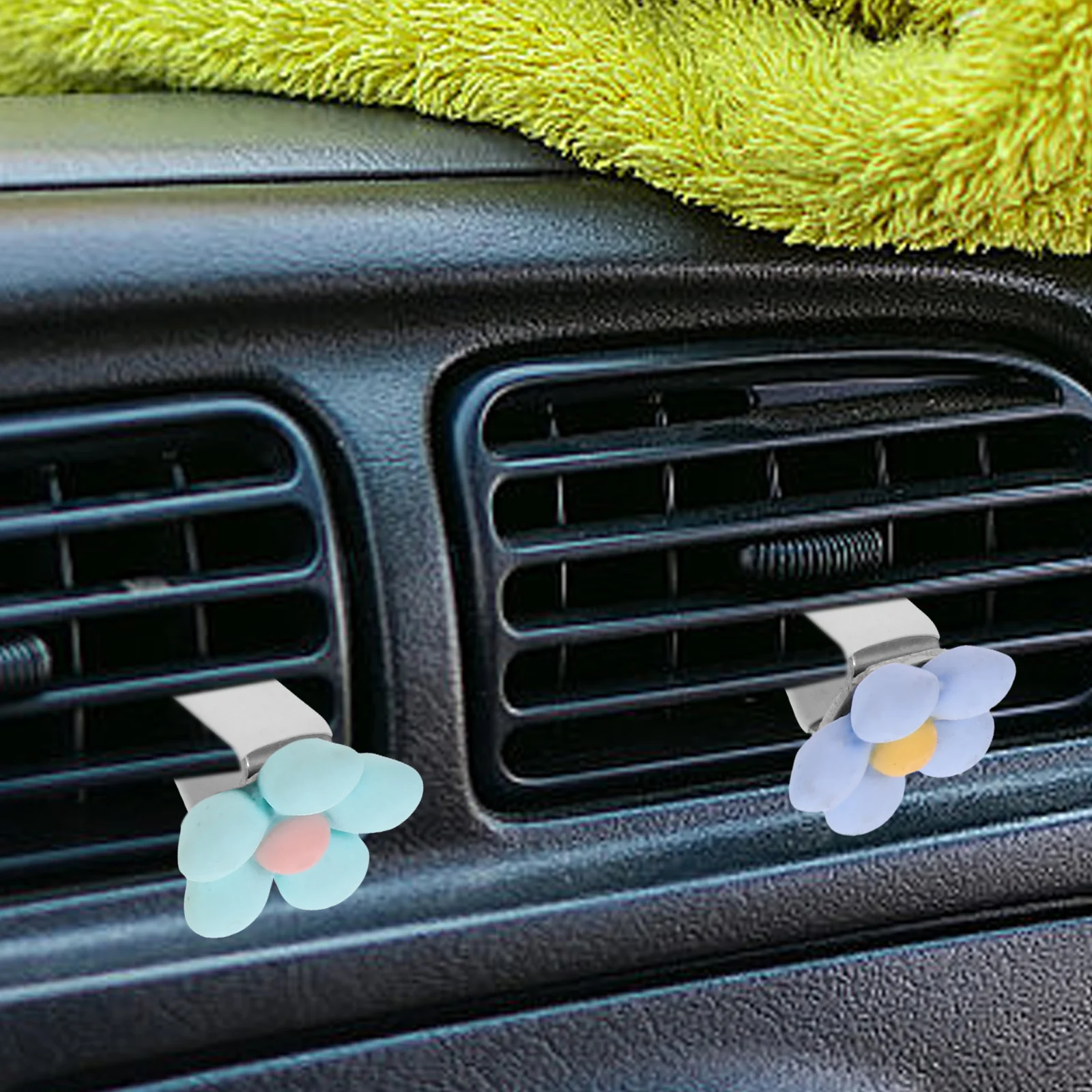 

4pcs Car Air Vent Clips Sturdy Abs Material Easy Installation Car Interior Accessories Auto Freshener Holder For Women Cute