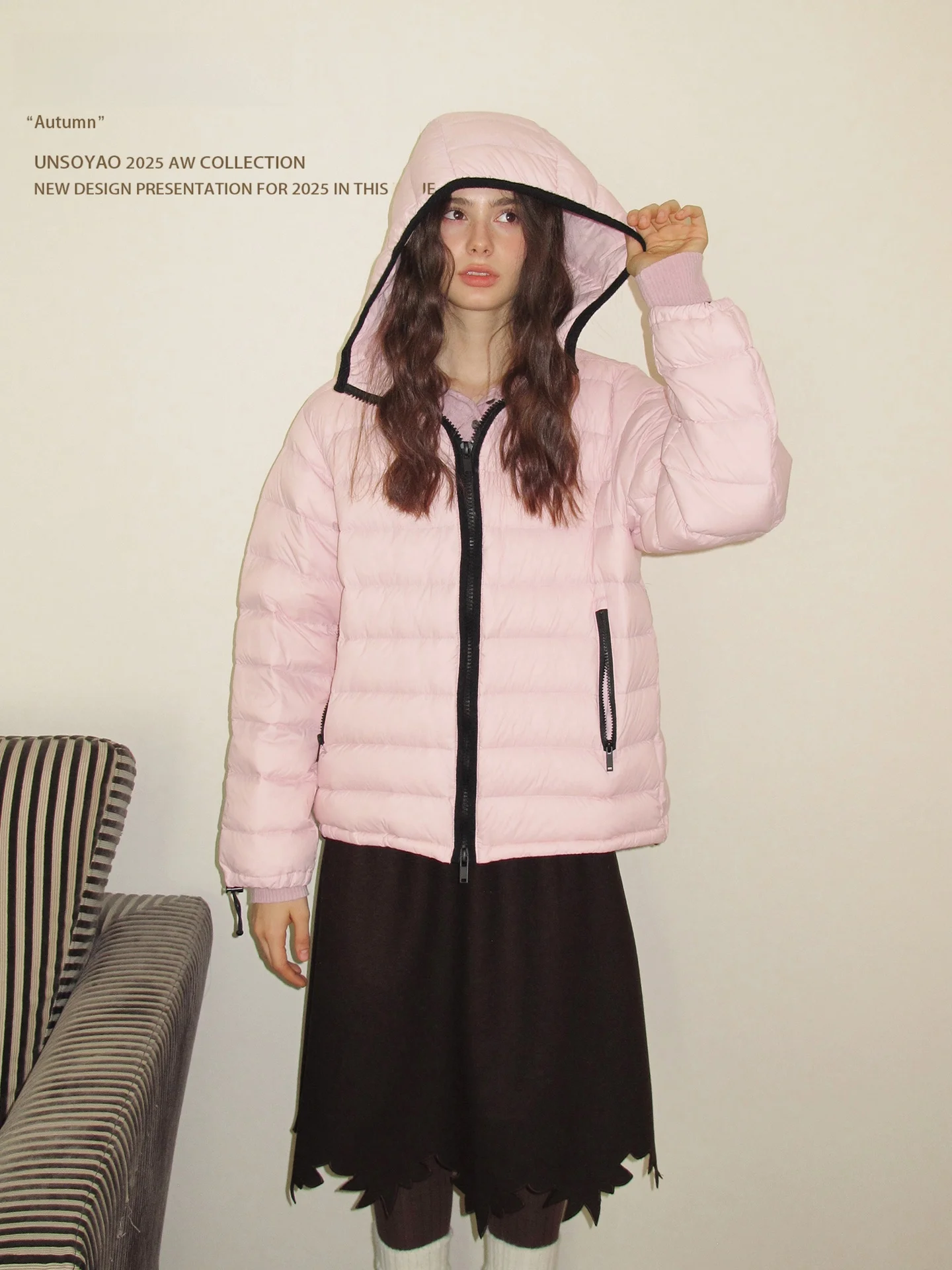 

Легкий пуховик Vol0 "Escape Bouffant" с 95% белым пуховым наполнителем, складной, с дизайном по контуру грудной клетки