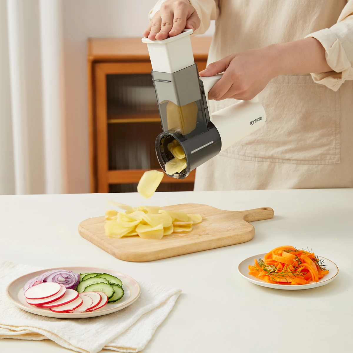affettatrice-per-alimenti-tagliaverdure-affettatrice-per-cipolle-tritaverdure-mandolina-con-lame-per-ghiaccio