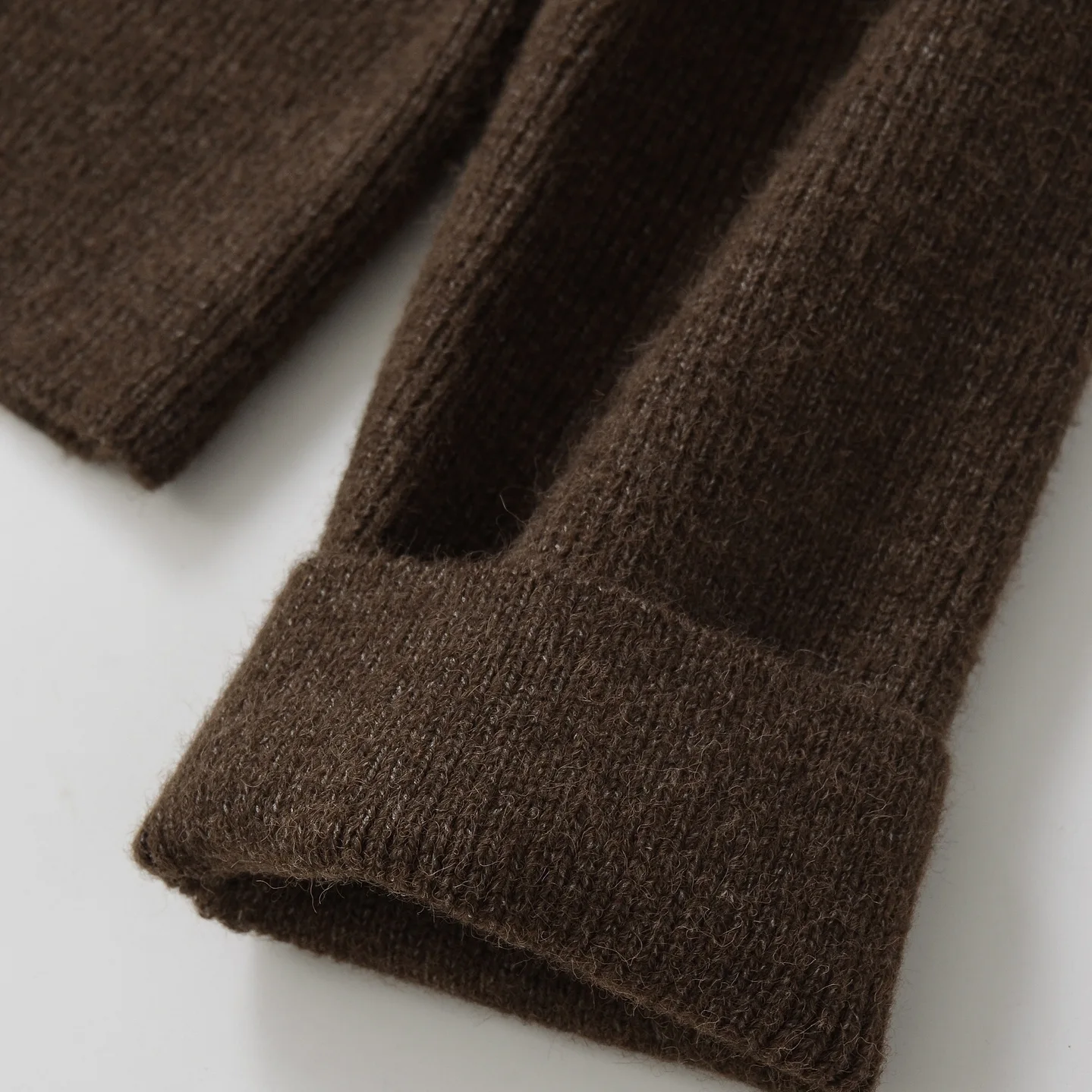 سترة قصيرة جديدة للسيدات لخريف وشتاء 2025