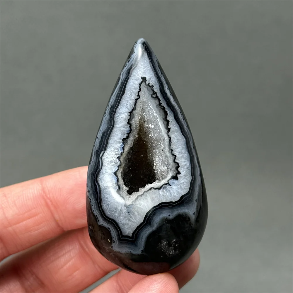 

Natural Gemstone Black Agate Geode Egg-Shaped Quartz Aura Healing Energy Spiritual Meditation Home Feng Shui Decoration Gift