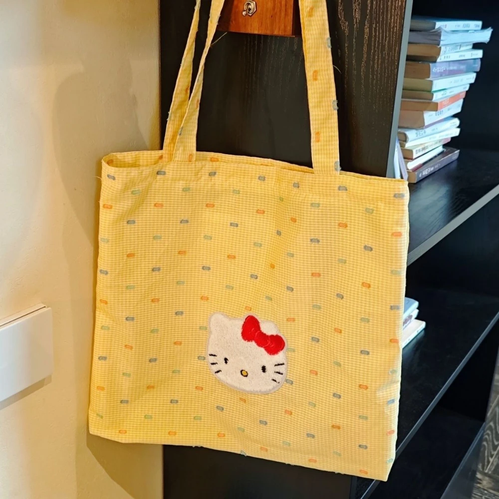

Холщовая сумка Hello Kitty с цветочной вышивкой, сумки на плечо Sanrio, универсальная пригородная сумка-тоут, новая сумка на плечо большой вместимости