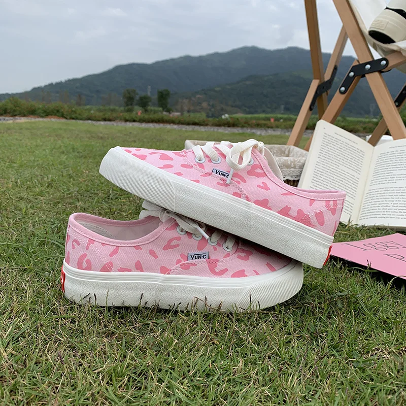 2022 Spring and Autumn New Leopard Canvas Shoes Female Korean Students Retro Versatile Soft Sister Board Shoes Fashion Shoes