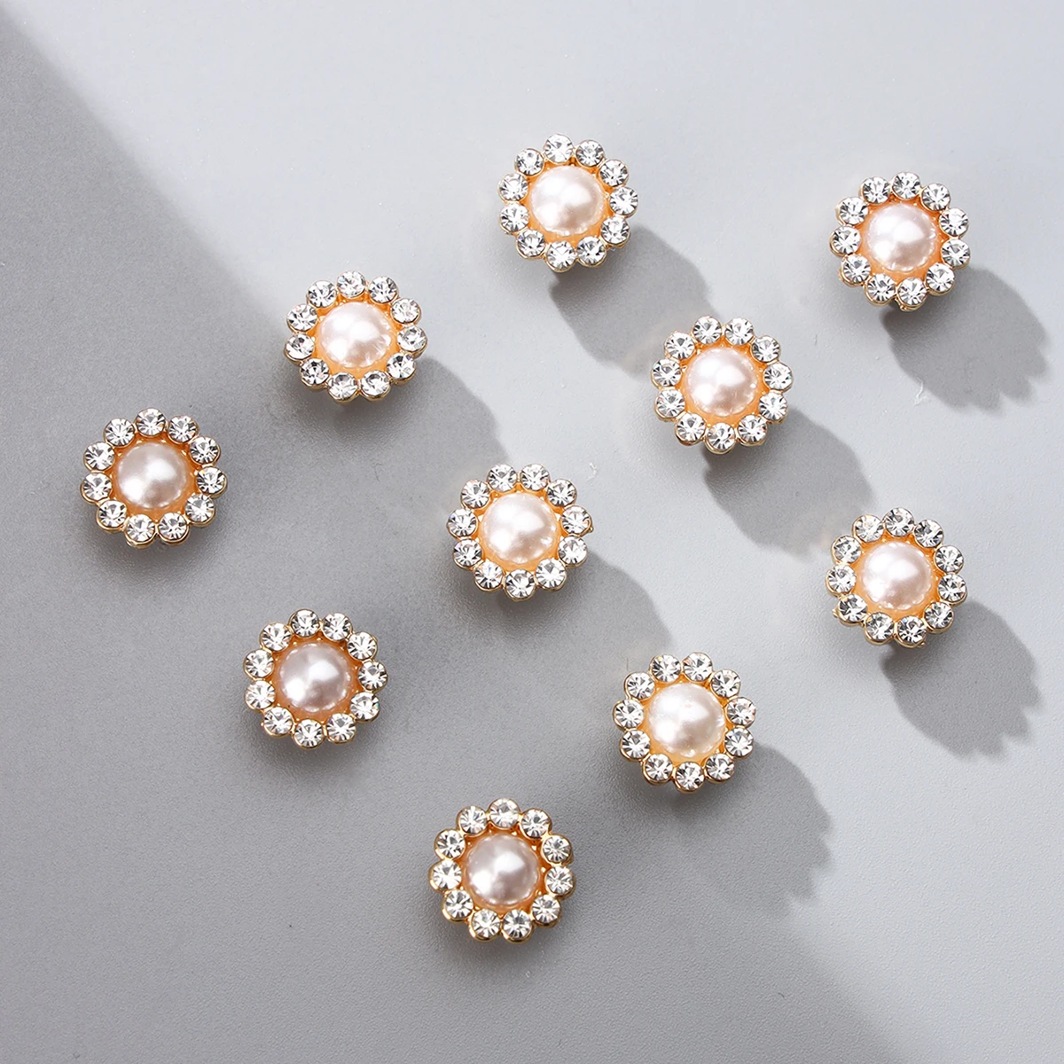 10pcs 12/15/18/20mm Fashion Sunflower Shape Rhinestone Pearl Buttons For Shirt Coat Dress DIY Sewing Button Clothing Accessories