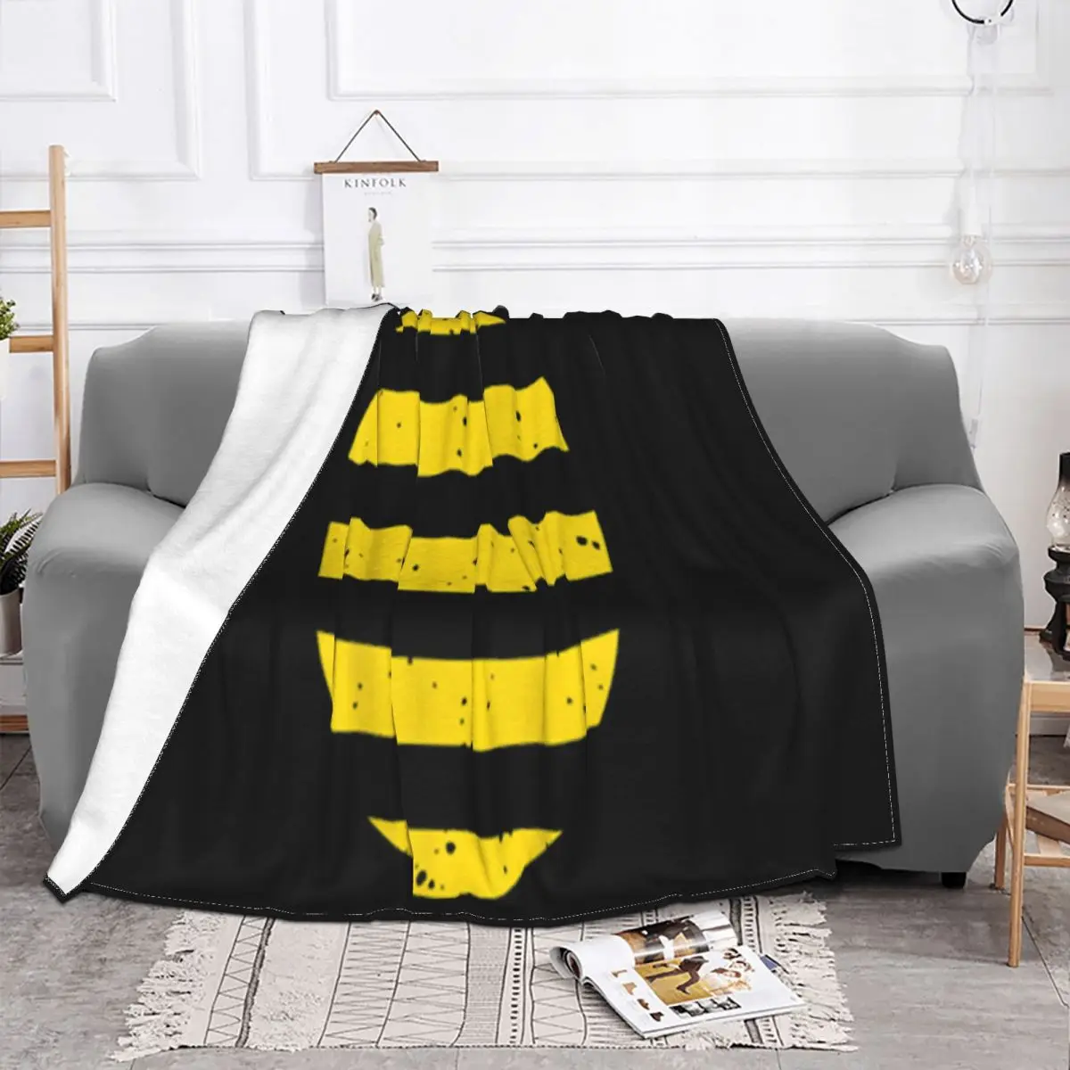 Top Halloween Bee Bumble Honey Bugs Lazy Easy Costume Goth Fashion Pop Autumn Retro Colour Throw Blanket