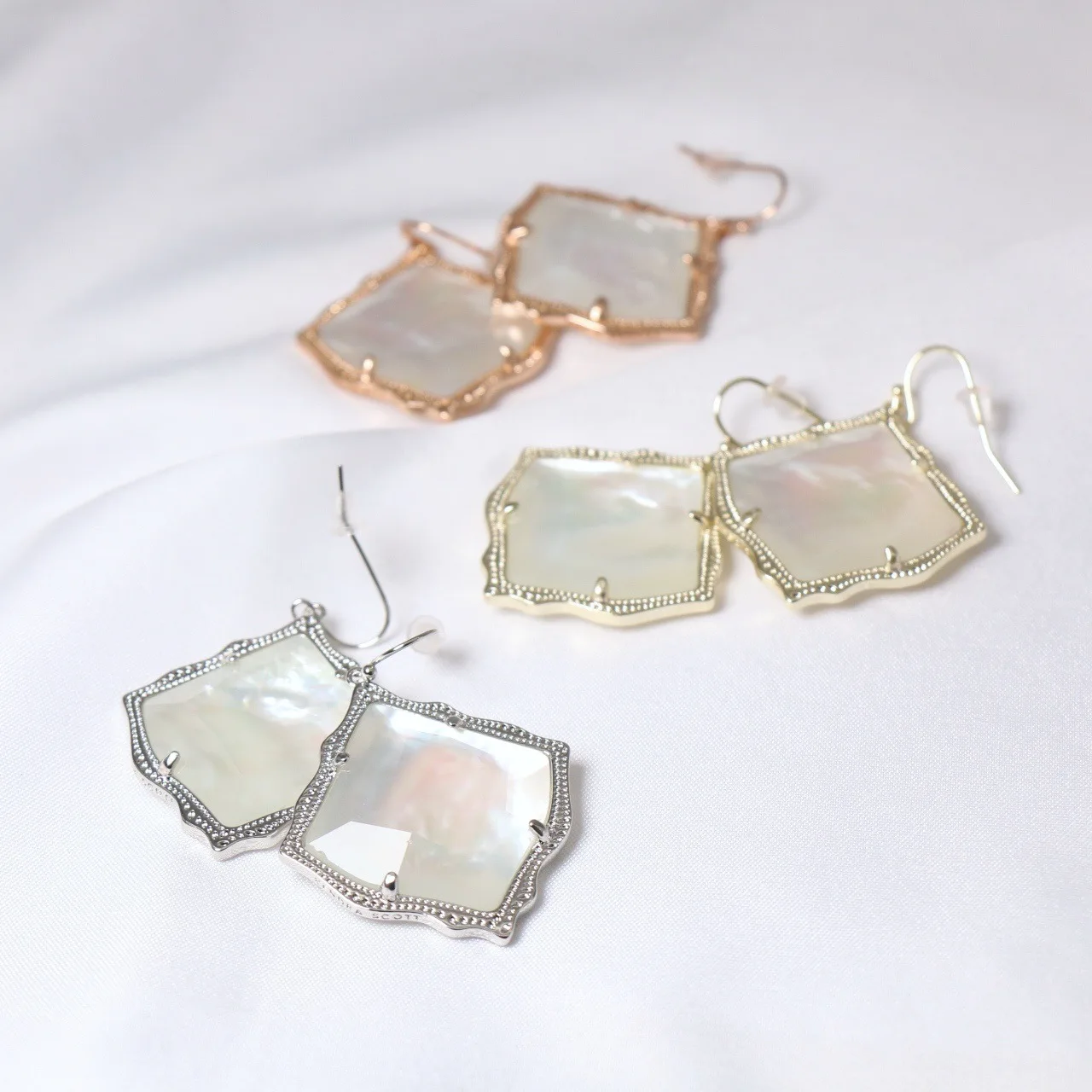 

Fashion White Butterfly Shell Large Earrings Texture Earrings Simple Stud Earrings Geometric Rhombus