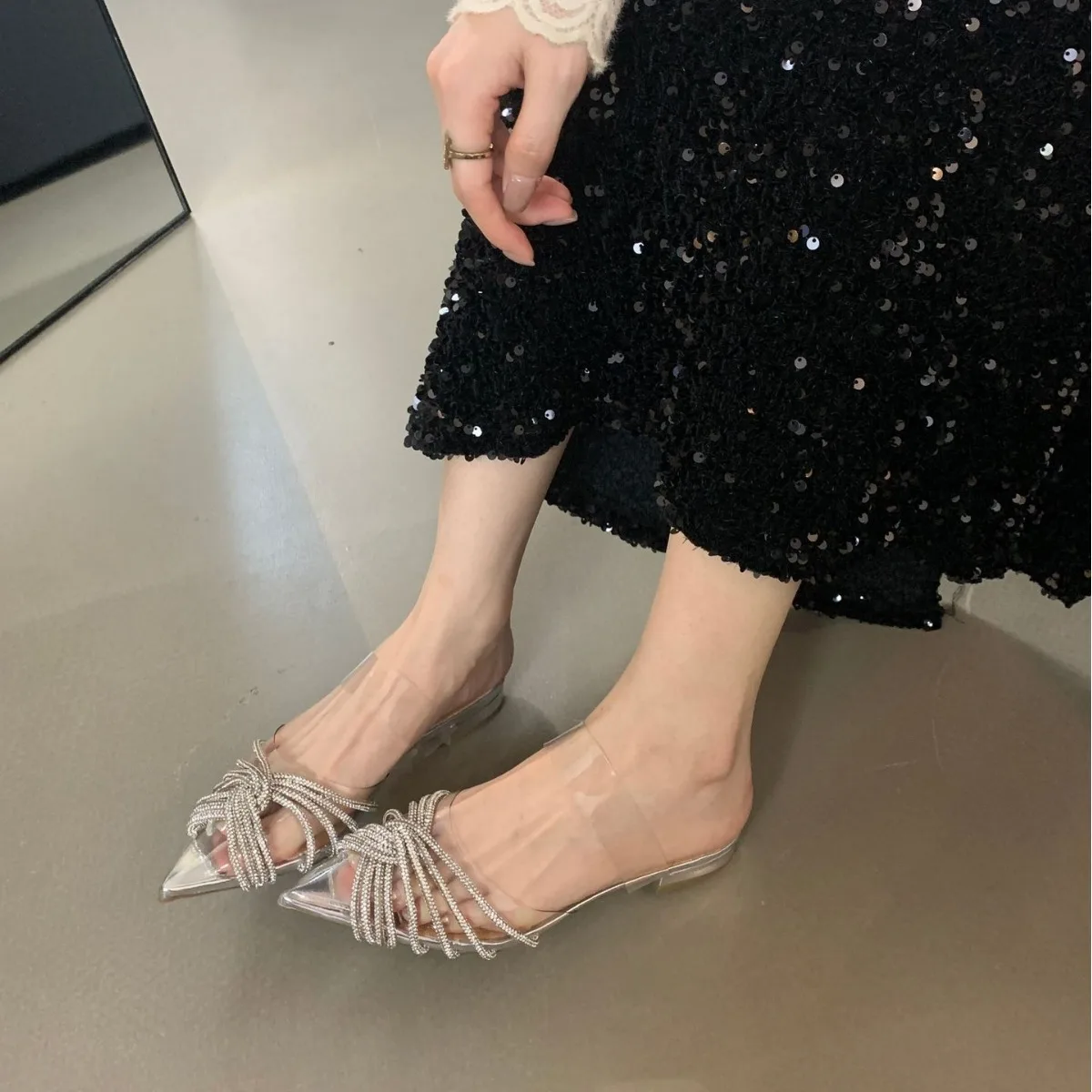 High-Heeled Shoes Lady Slippers Flat Low Shallow Jelly Slides Slipers Women Cover Toe Black Sandals Transparent 2024 Soft Glitte