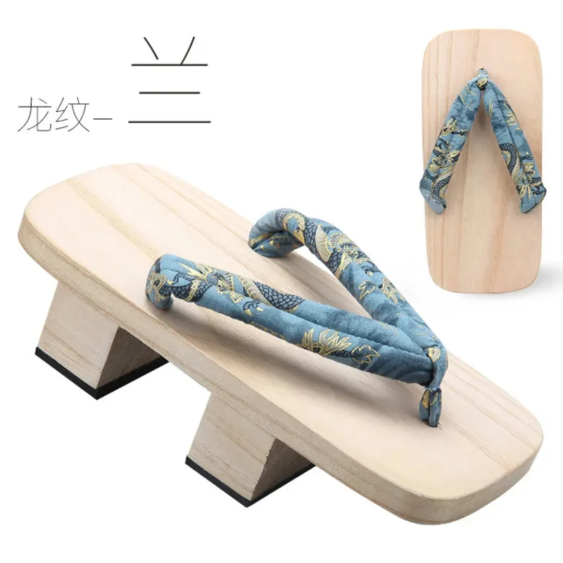 Рисунок 4 - Выставочные тапочки COS Обувь Японские