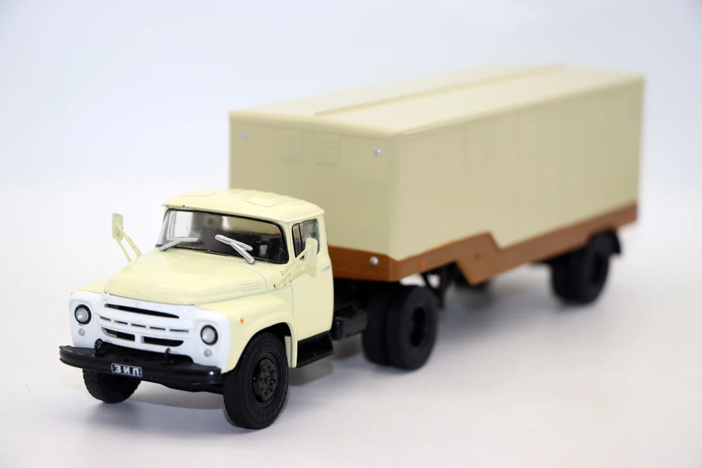 New 1/43 ZIL 130B1 with semi-trailer OdAZ 794 Russian truck Diecast model by EAC LAUTOHISTORY for collection