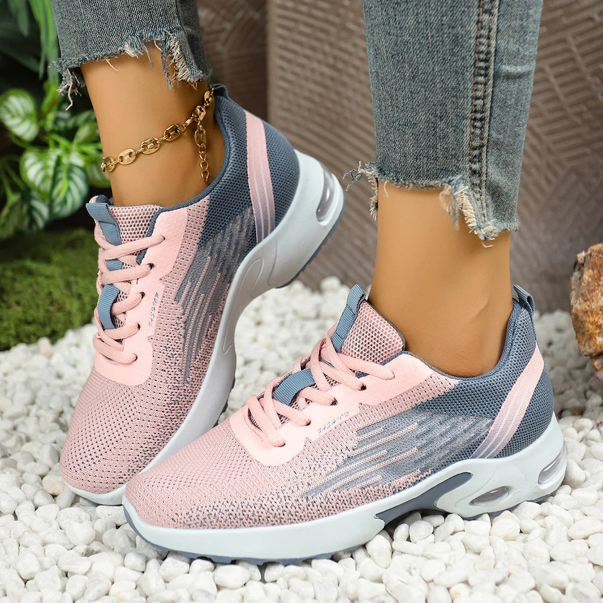 

Women's Large-Sized Casual Shoes with Flying Woven Upper Running Sports Shoes Comfortable Breathable Footwear