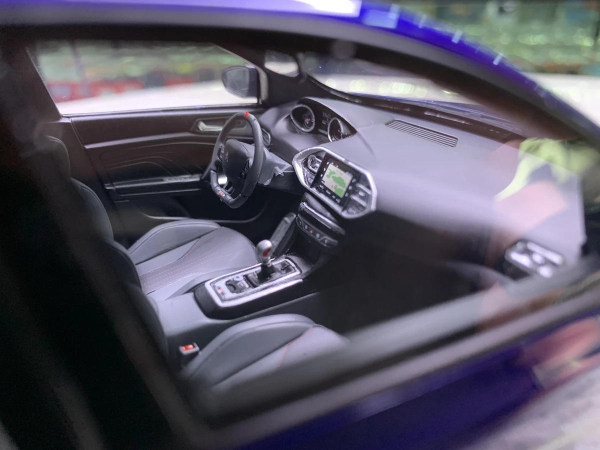 โมเดลรถจำลอง OTTO 1:18 308 GTI สีน้ำเงิน ปี 2018 รุ่นลิมิเต็ดอิดิชั่น ทำจากเรซิ่นและโลหะ ของเล่นสะสม ของขวัญ