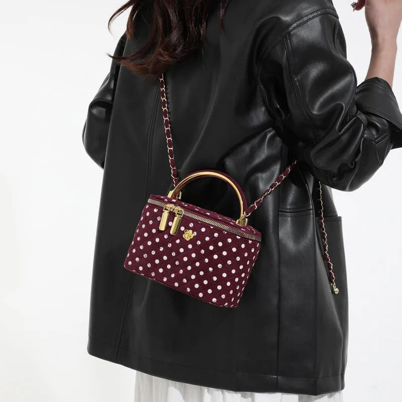 

Elegant Women Leather Luxury Fashion Tote Bag Classic Designer Shoulder Handbag For Daily Modern Looks