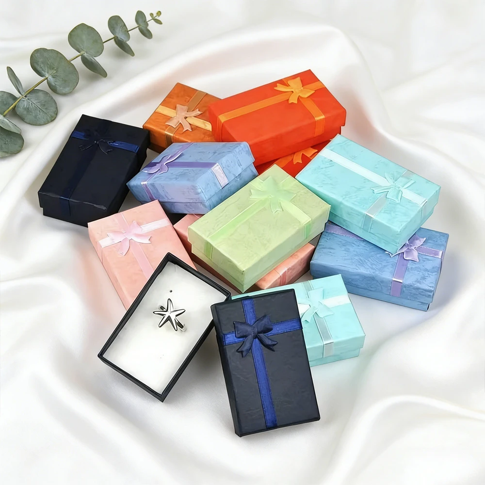 

32 шт. 8x5 см, бумажная коробка для ювелирных изделий, кольцо, кулон, подарок для хранения, бутик-гвоздик, упаковка, серьги, ожерелье, коробка для хранения с губкой