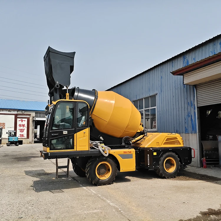 3.2 متر مكعب آلات شاحنة خلط الخرسانة الاسمنتية المحمولة ذاتية التحميل
