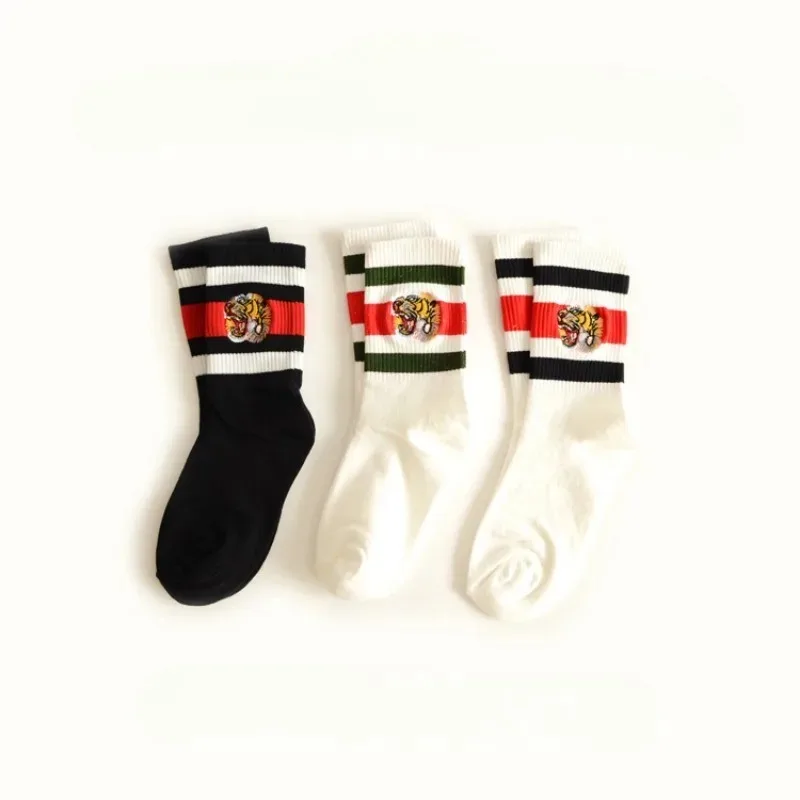 

New Unisex Couple Tiger Head Embroidery Socks Men Women Mid Tube Sport Cotton Classic Casual Happy Funny Socks Hip Hop Sox Solid