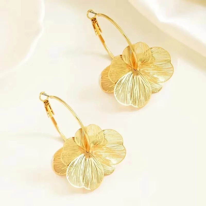 Pendientes colgantes de mariposa y flor exquisitos, aretes vintage dorados, accesorios de moda para boda y fiesta 4