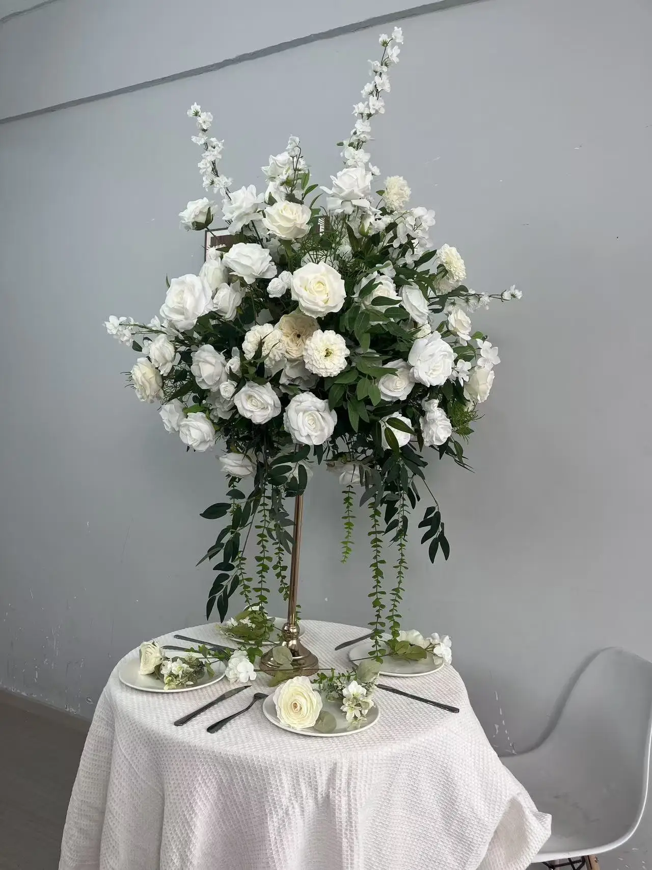 Großhandel Weißer Künstlicher Rosenstrauß DIY Hochzeitsdekoration Fotohintergrund Kunstblumen für Bankette Bankettdekoration – Detail 5